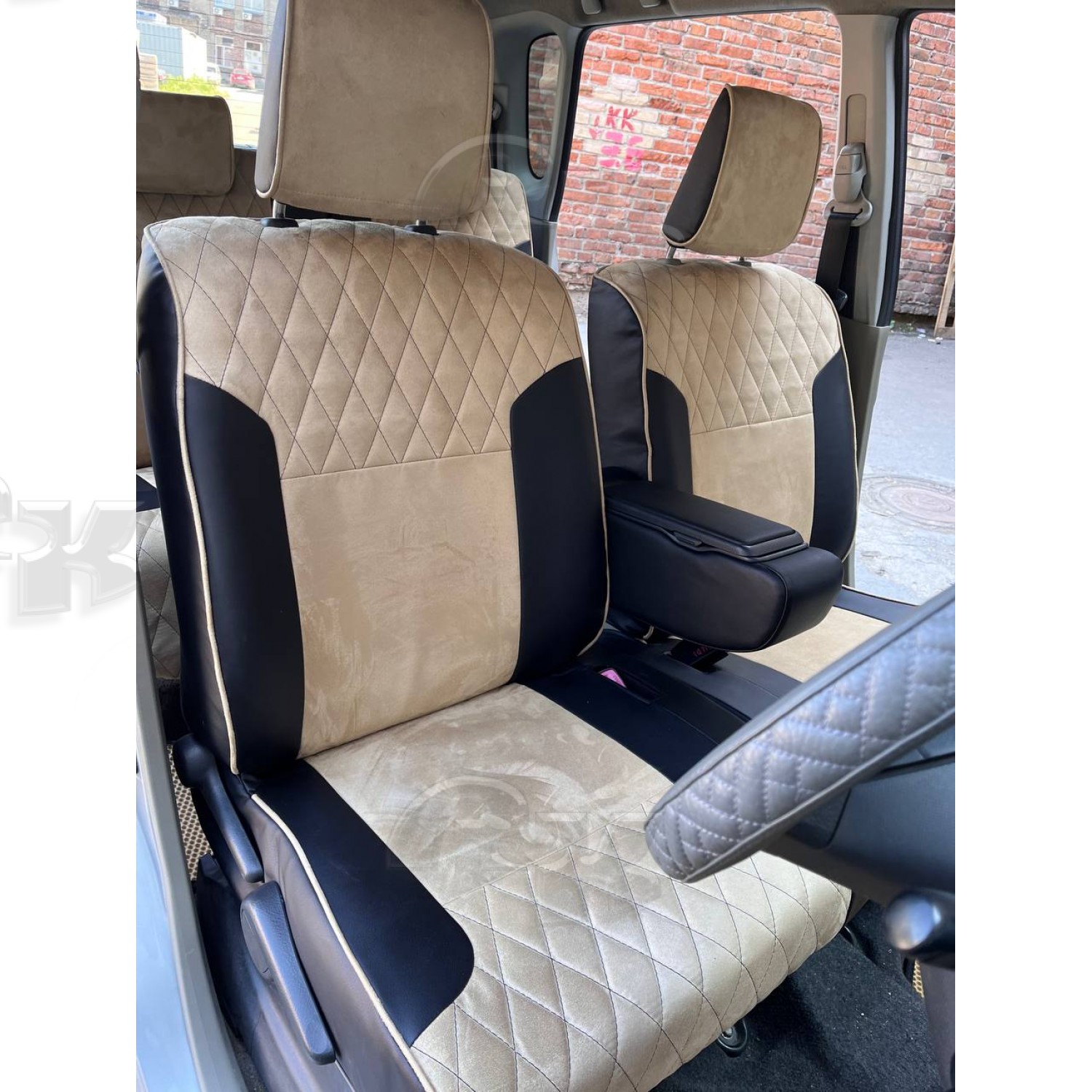 Чехлы из экокожи Daihatsu Move 5 дв. 2010 - 2014 Автокомфорт