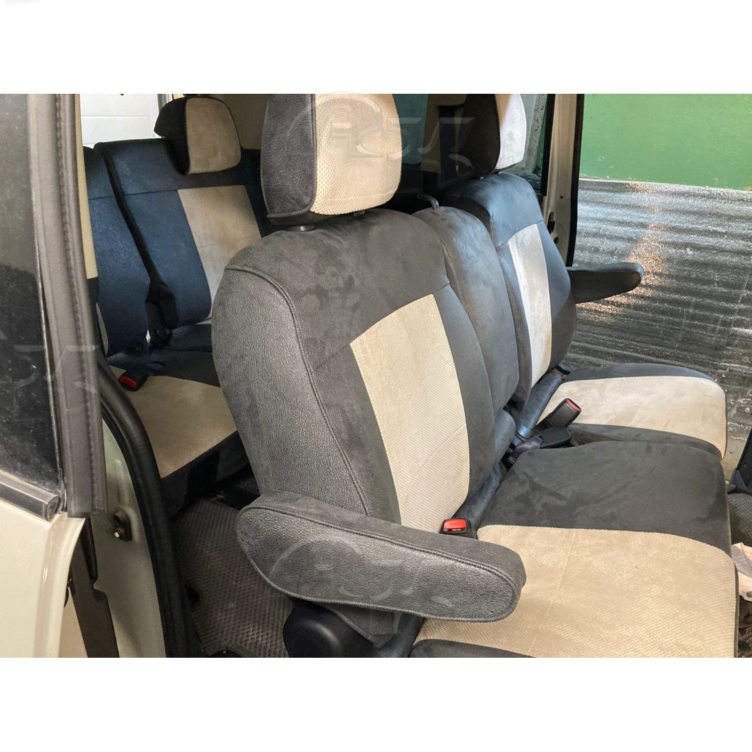 Чехлы из экокожи Mitsubishi Delica D5 60/40 [CV] I+r 2007- (Мод.449.1) - 3 ряда Автокомфорт