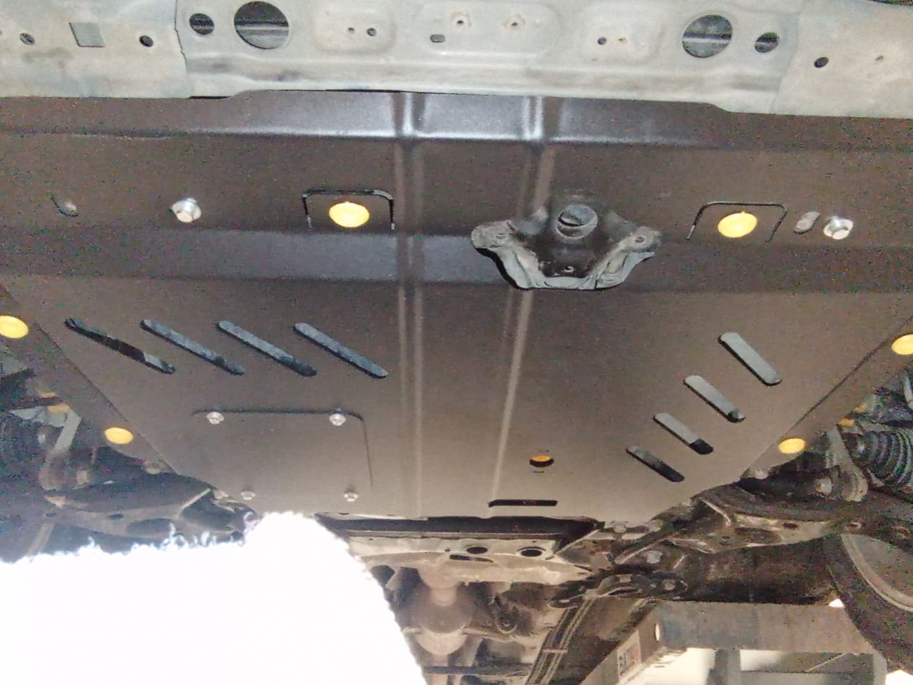 Защита картера Toyota Prius A 40, Prius 30, Corolla, Auris (все) , Verso (2009-2012), Avensis, Lexus CT200H / Rumion