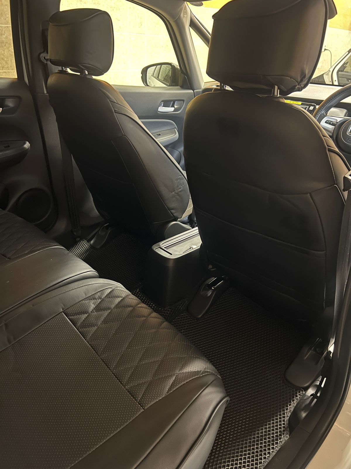 Чехлы из экокожи Honda Fit 4 IV 2019 - н.в  Автокомфорт