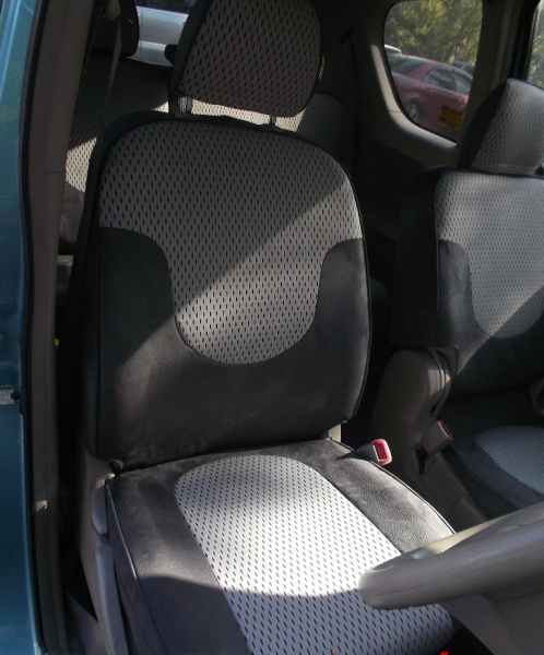 Чехлы из экокожи Toyota Porte NP10 07.2004-06.2012 60/40 (Мод.391.0) Автокомфорт