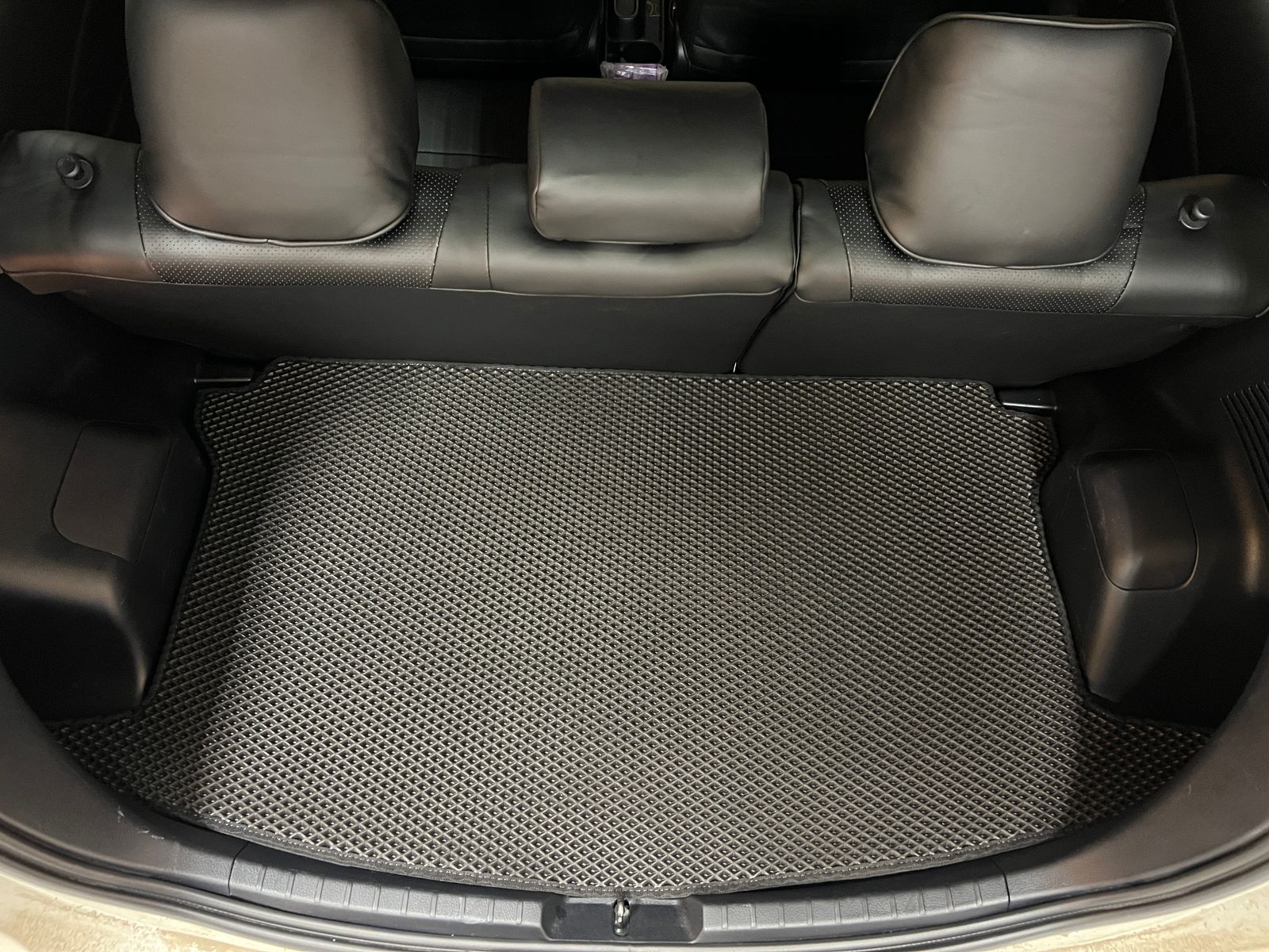 Коврик в багажник EVA Toyota Vitz 130 2010-2020 верхний (в т.ч. гибрид)