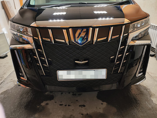 Утеплитель радиатора кожаный Toyota Alphard (H30) 2017 - 2022