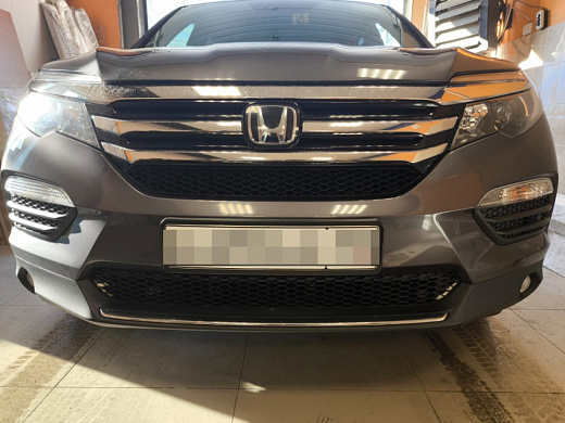 Утеплитель радиатора кожаный Honda Pilot 2016 - 2021 (2 части)