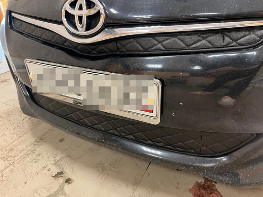Утеплитель радиатора кожаный Toyota Ractis 120 2010 - 2014