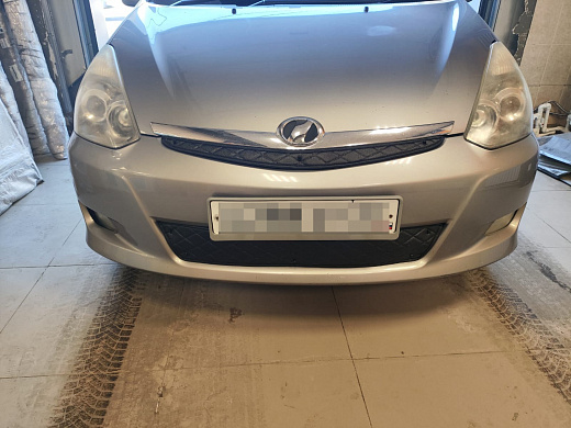 Утеплитель радиатора кожаный Toyota Wish (XE10) 2005 - 2009  Рестайлинг