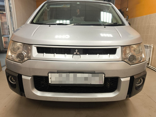 .Утеплитель радиатора кожаный Mitsubishi Delica D5 2007 - 2019