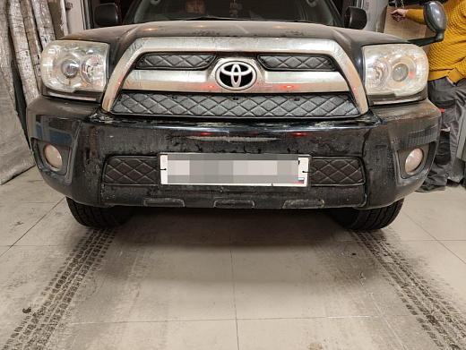 Утеплитель радиатора кожаный  Toyota Hilux Surf 215 2005-2009