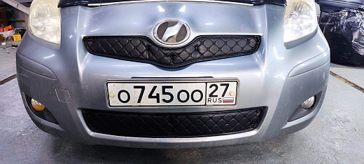 Утеплитель радиатора кожаный Toyota Vitz 90 2007 - 2010 Рестайлинг