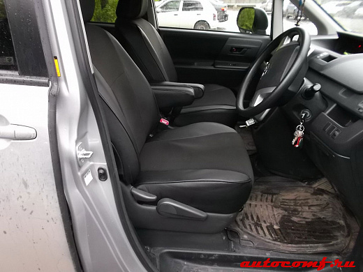 Чехлы из экокожи Toyota Voxy (Noah) 70 75 06.2007-12.2013 40/60 (Мод.390.0) - 3 ряда Автокомфорт
