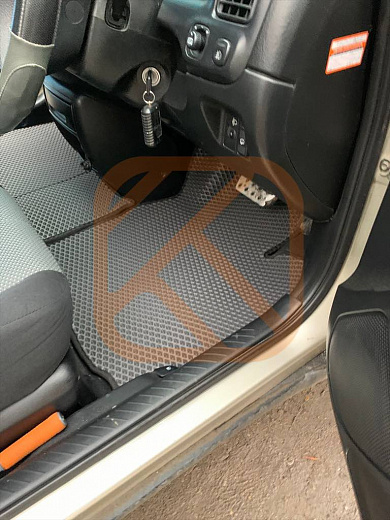 Коврики в салон EVA Mazda Tribute 2000-2010 без подлокотника