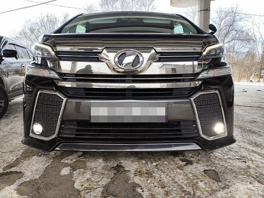 Утеплитель радиатора кожаный Toyota Vellfire H30 2015 - 2017