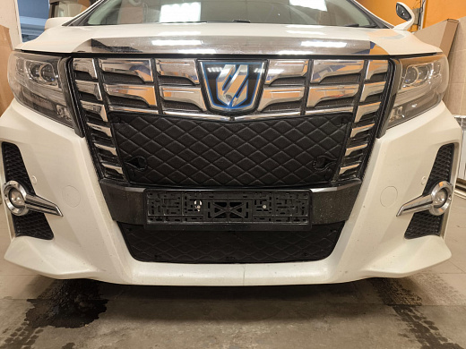 Утеплитель радиатора кожаный Toyota Alphard (H30) гибрид 2017 - 2022 №2