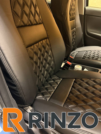 Чехлы Rinzo кожа PVC Toyota Yaris \ Yaris Cross  2020- литые подголовники НЕ гибрид  модель Grid (ромб)