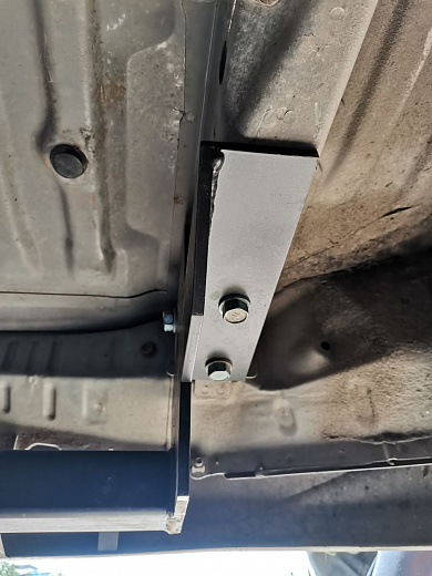 Фаркоп Toyota Alphard 2WD/4WD 2002-2008 тип шара A Halty